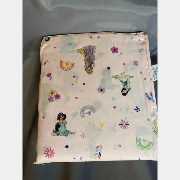 Disney Princess Full  Sheet Set     Flat Fitted    2 Pillowcases   Princess - Picture 2 of 2